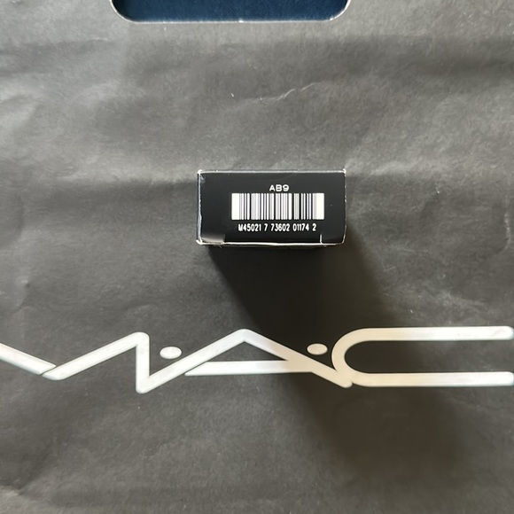 MAC Cosmetics Studio Finish Concealer SPF 35 Broad Spectrum NC50 Brand New - Picture 3 of 9